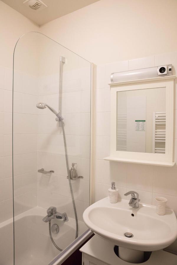 Appartement A-Mi-Chemin - Centre-Ville De Tournus Bagian luar foto