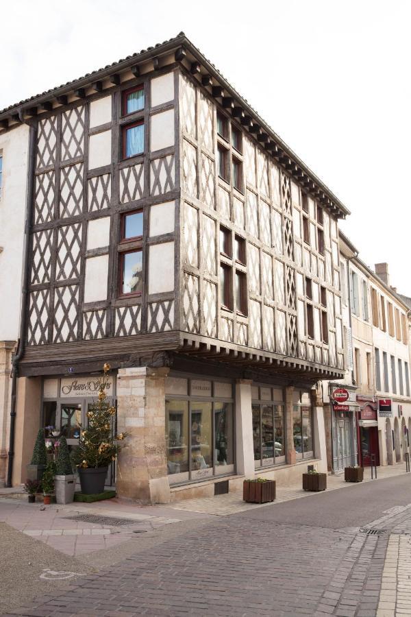 Appartement A-Mi-Chemin - Centre-Ville De Tournus Bagian luar foto